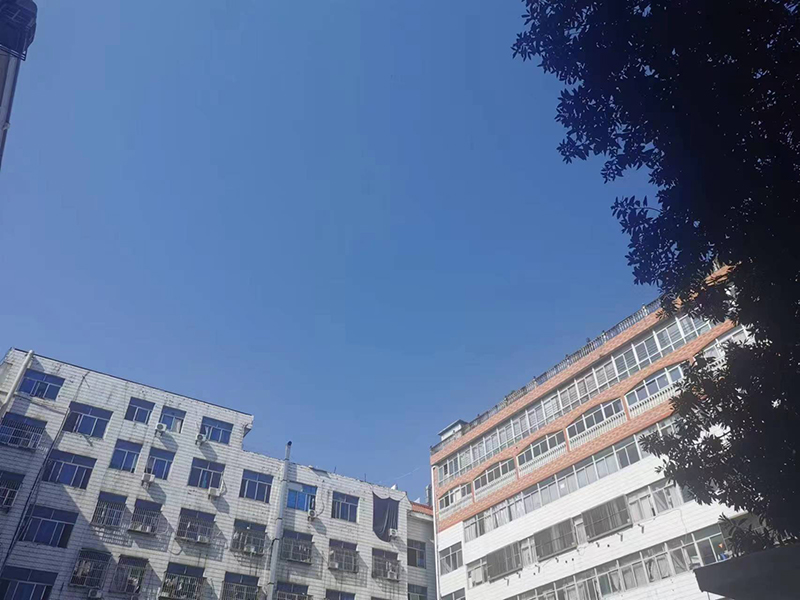 Yiwu Hongshun Clothing Manufacturing Co., Ltd. men's shirts