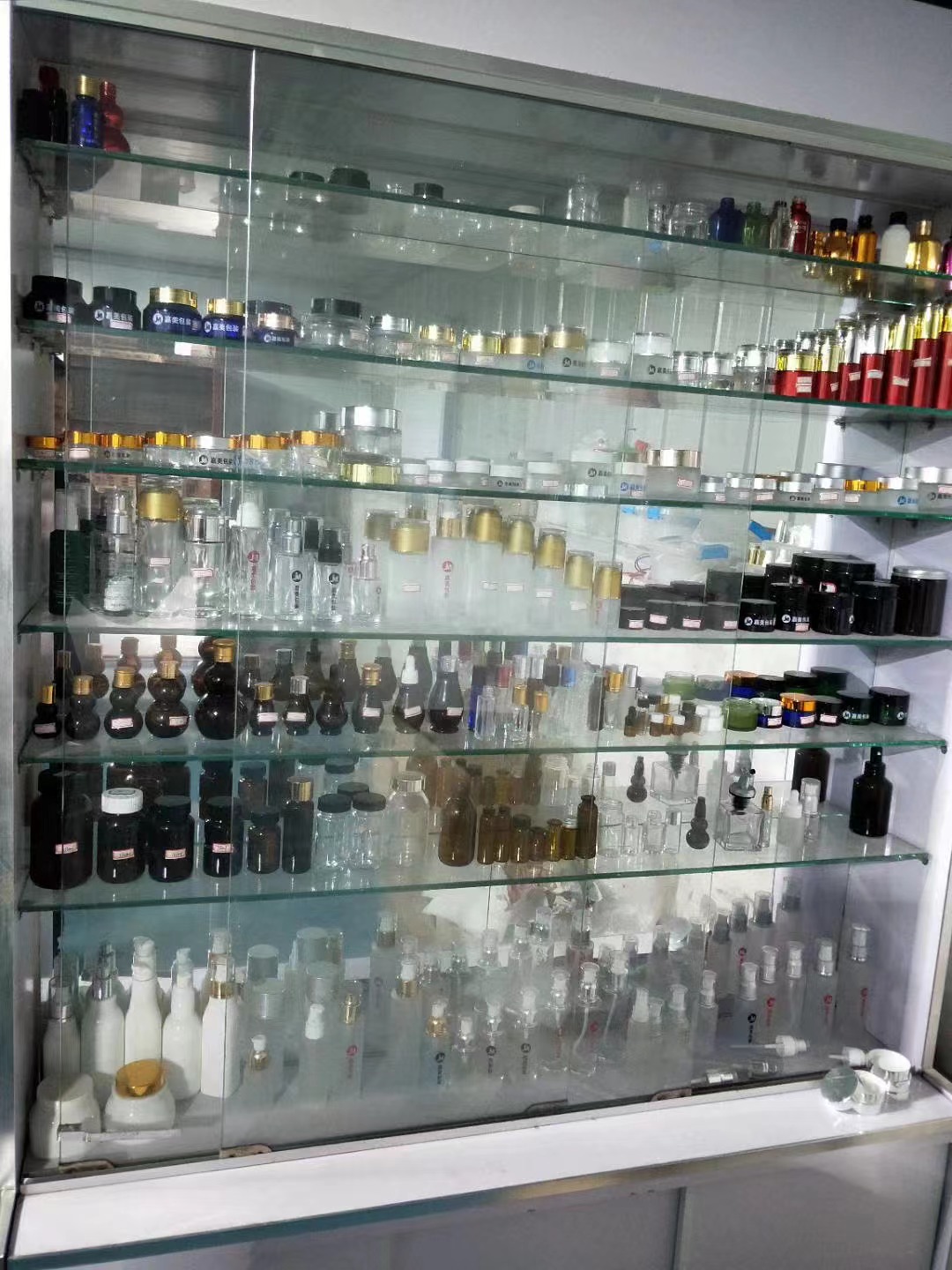 Shijiazhuang Truter Packaging Co., Ltd. Perfume bottle