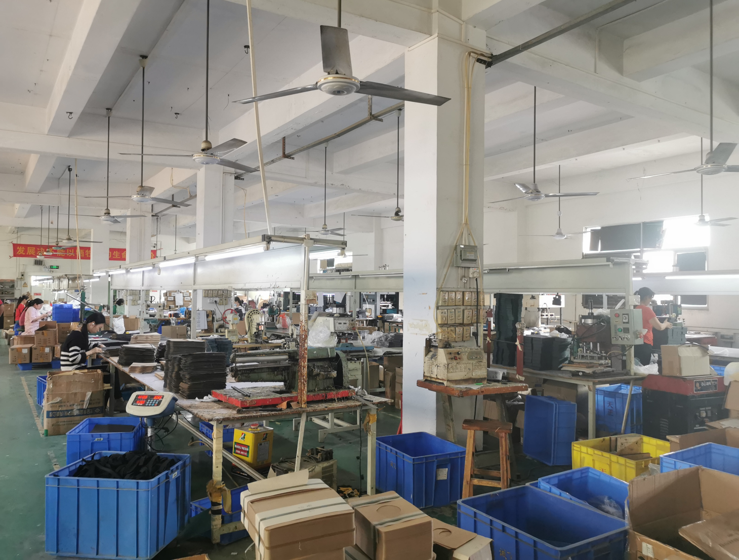 Shenzhen Shining Gifts Co., Ltd. Portfolio document folder