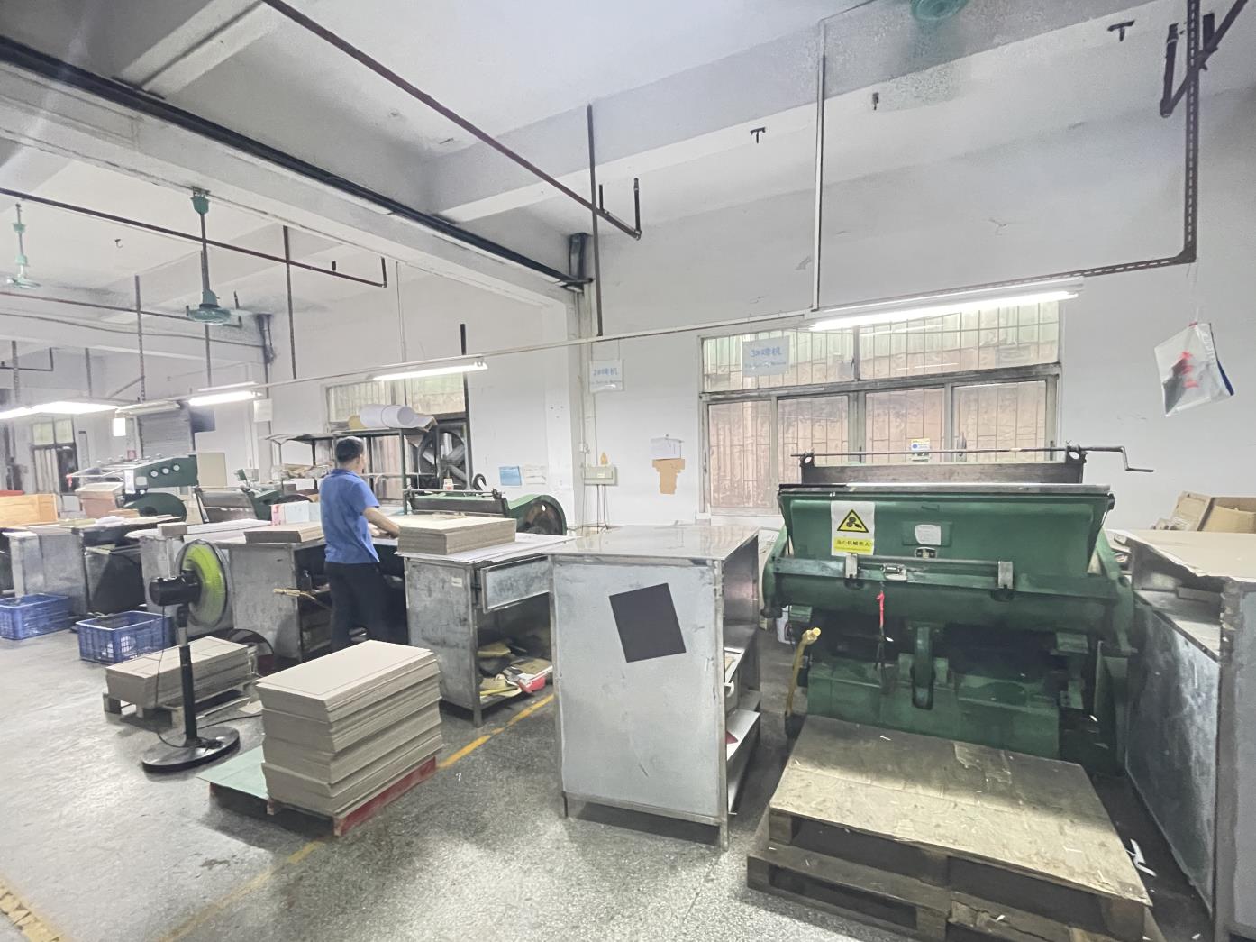 Dongguan Jinyang Paper Products Co., Ltd. gift boxes