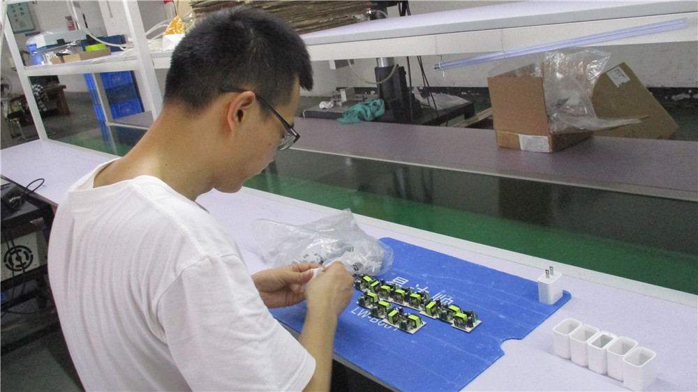 Shenzhen Yidashun Technology Co., Ltd. Laptop Adapter