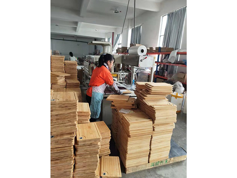 Ningbo Runtop Daily Commodities Co., Ltd. factory image 4