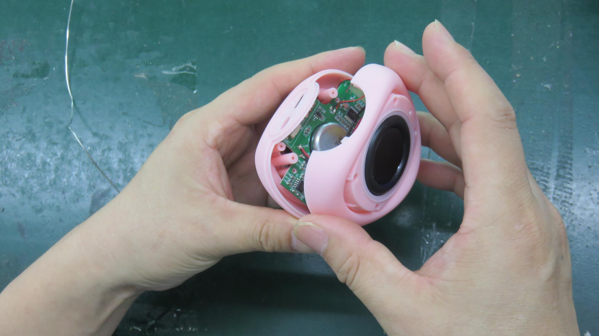Shenzhen Microboe iCutes Technology Co., Ltd. Portable Mini Speaker