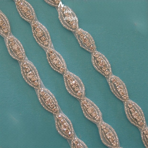 Guangzhou Sumanduo Crafts Co., Ltd. (10 YARDS) 1.50cm wholesale bridal applique iron on rhinestone beaded trim for wedding dress sash headband WDD0311