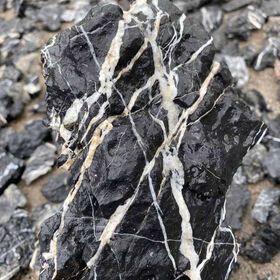 Aquarium Seriyu Rocks grey in color with sharp jagged edges