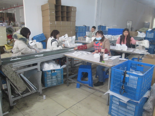Changshu Chengde Accessory Packaging Co., Ltd. paper bags