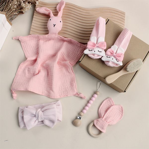 Newborn Gift Box Silicone Baby Gift Set Wooden Growth Cards Muslin Cotton Blanket Baby Bib Rattles Teether Toy Set