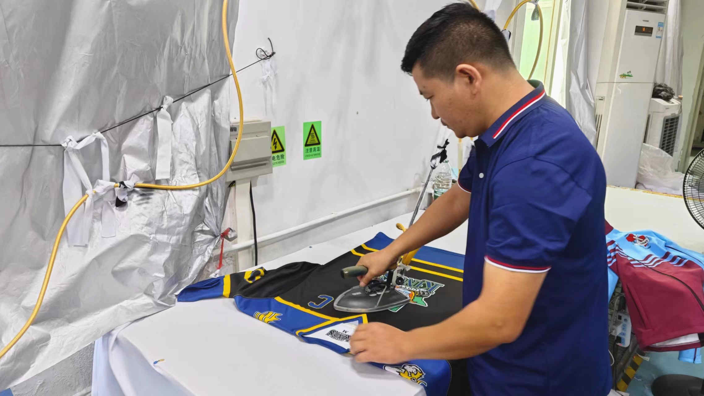 Rise Apparel (shenzhen) Co., Ltd. factory image 6