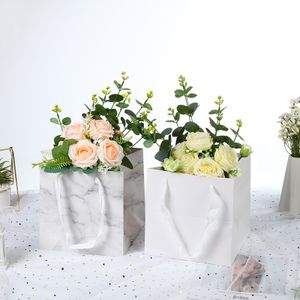 Wholesale White Black Paper Shopping Goodie Bags Custom White Paper Gift Bags With Handles