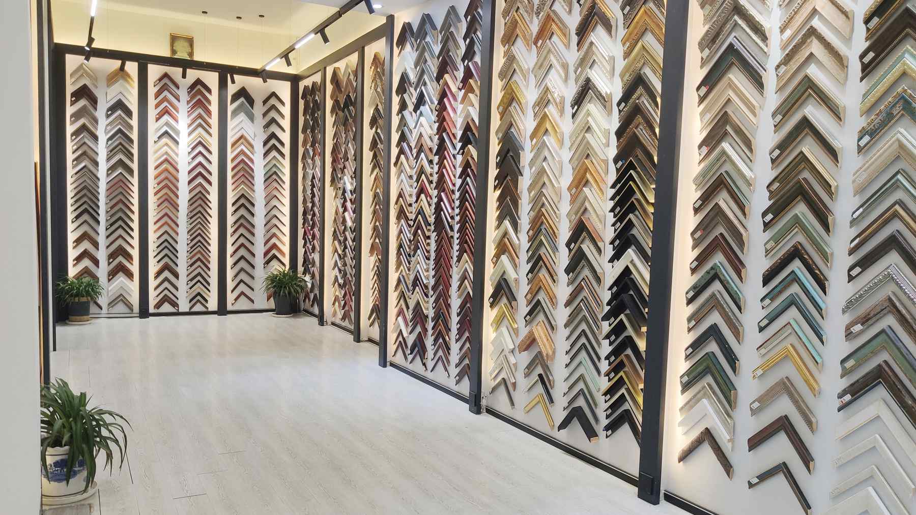 Yiwu Junlin Decoration Materials Co., Ltd. Picture Frames