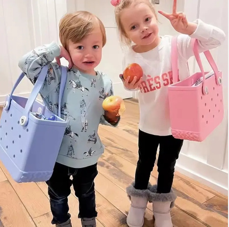 Yushan County Sold Out The Trading Co., Ltd. 2024 New OEM/ODM Children Lightweight Storage Bag Beach Waterproof Holiday Tote Bag Christmas Mini Baby Bogg Bag