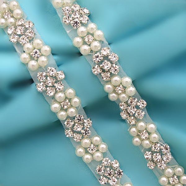 Guangzhou Sumanduo Crafts Co., Ltd. (10 yards )Bridal hand beaded pearl bead rhinestone applique trim iron on for wedding dresses belt WDD0795