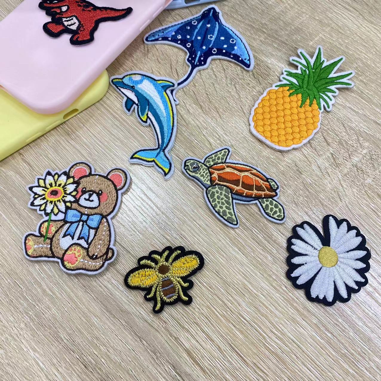Foshan Dongyutang Trading Co., Ltd. Embroidered Heat Press Great Quality Embroidery Cloth Logo Sew On Patches