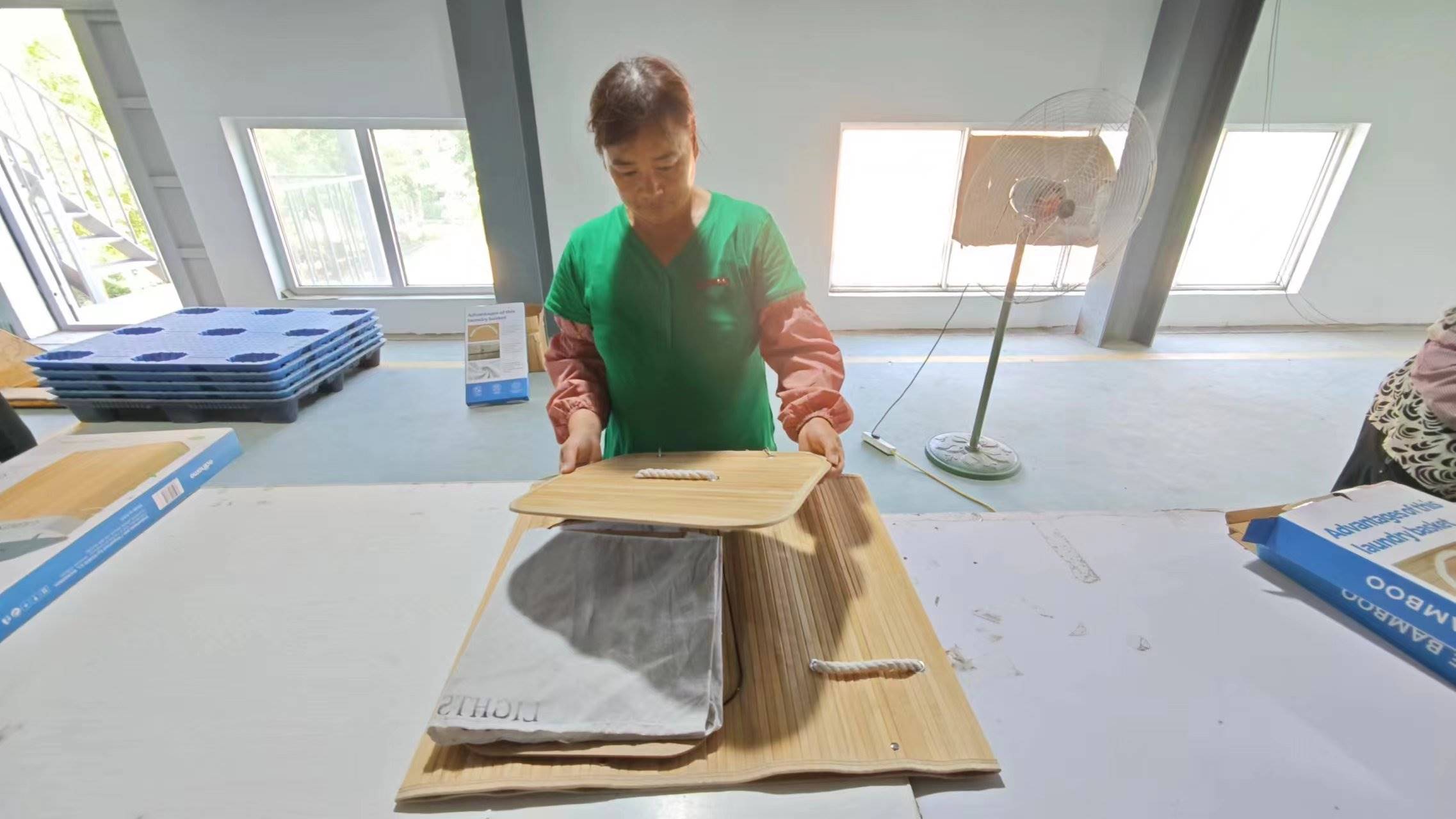 Qingdao Huayi Union Trading Co., Ltd. Laundry baskets