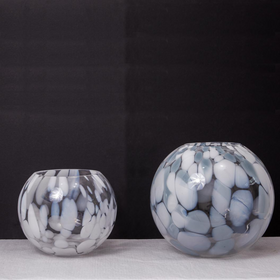Glass round vase for weddings, events, decorating, arrangements, flowers, office, or home decor