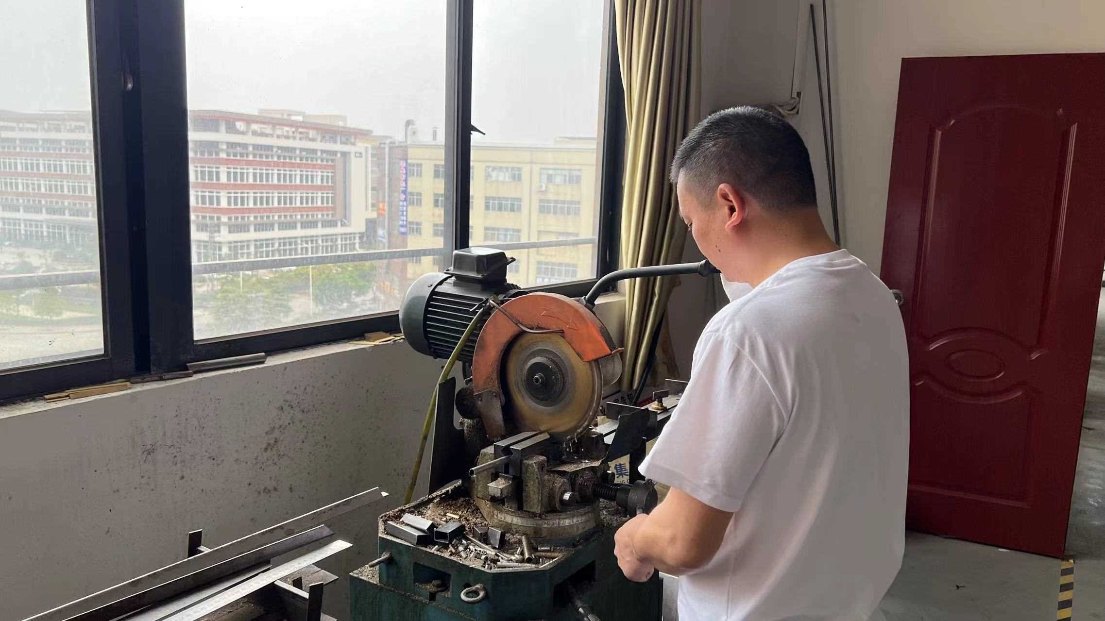 Dongguan Xin Hua Artware & Lighting Co., Ltd. Floor Lamp