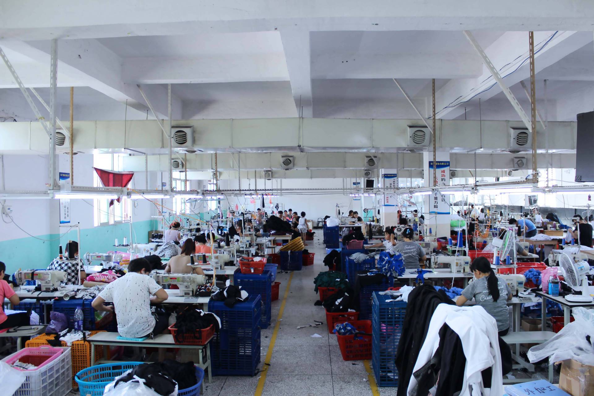 Shijiazhuang Ouchun Trading Co., Ltd Women's sportswear