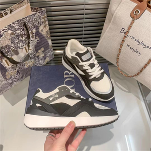 Designer Sport Athletic Outdoor Sneakers Women Casual Walking Shoes Leather Thick Soled Shoes