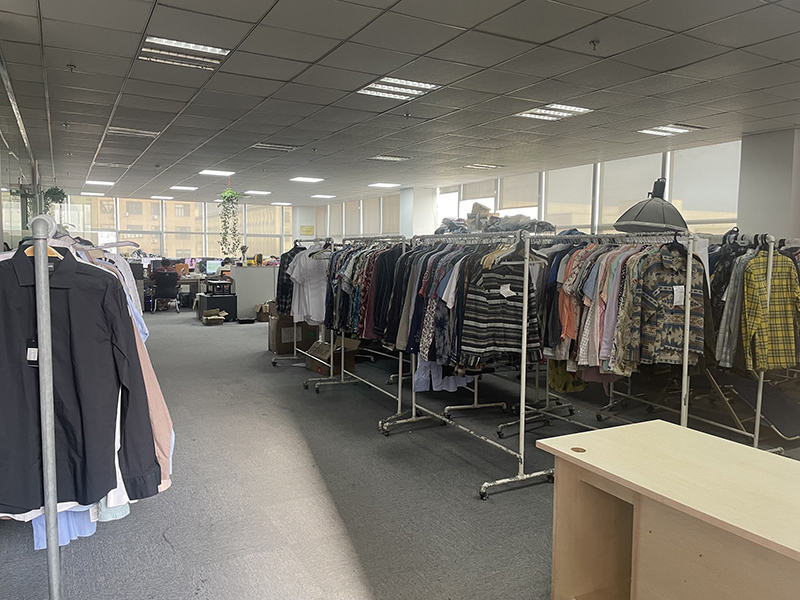 Yiwu Leading Fashion Co., Ltd. Long-sleeved shirts