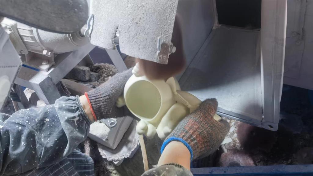 Jinhua Zai Feng Industrial Co., Ltd. Ceramic Crafts