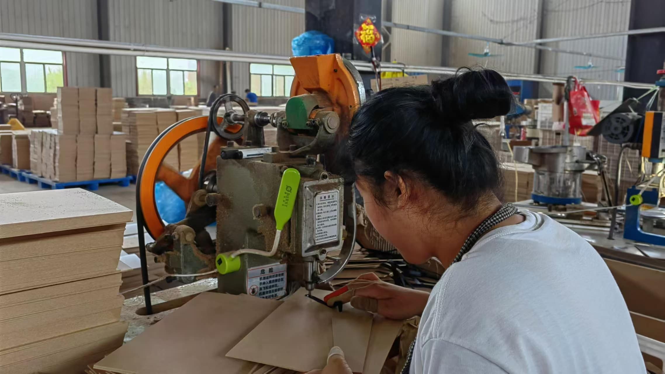 Puyang Chaoyan Daily Necessities Co., Ltd. factory image 5