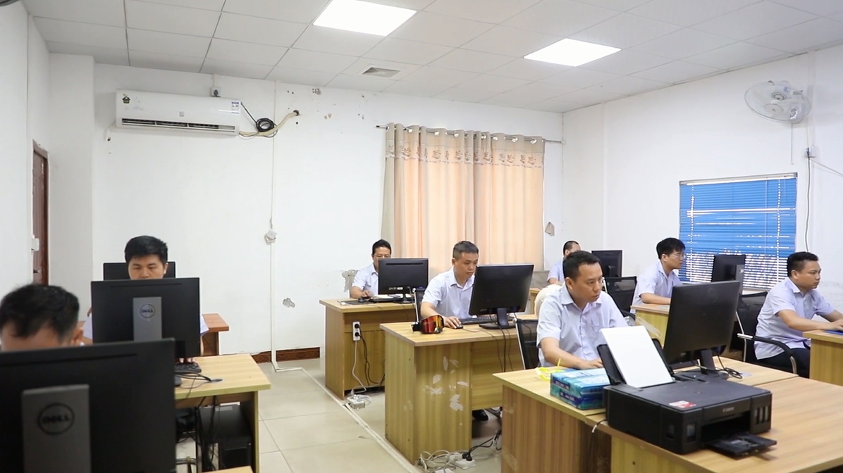 Guangzhou Xinrui Protective Equipment Co., Ltd. factory image 3