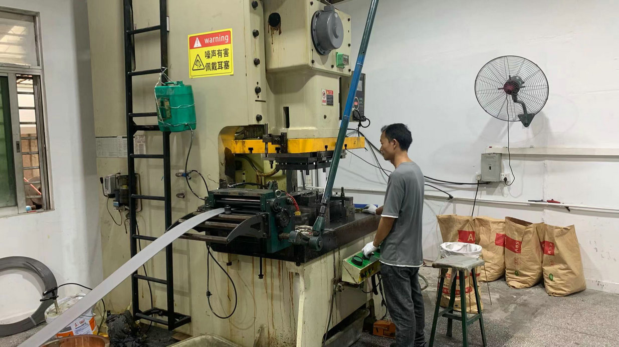 Dongguan Tianheng Hardware Products Co., Ltd. Extension springs