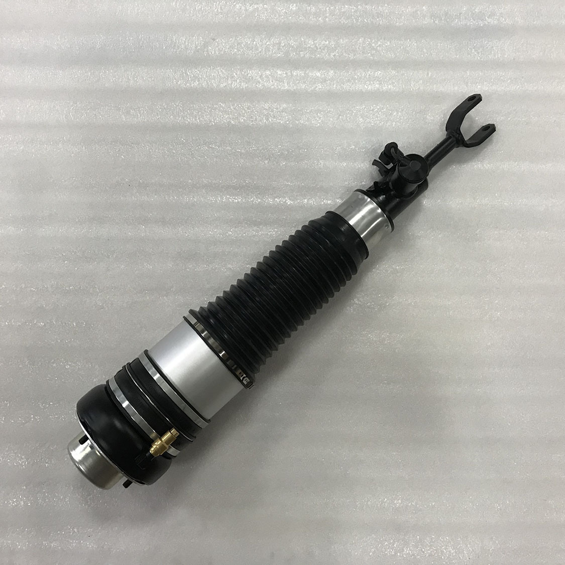 Automotive Car Auto Front Air Suspension Shock Absorber for Audi A6C6 F0616040R