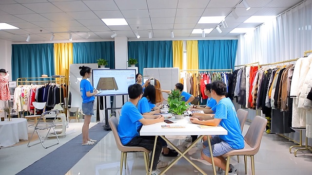 Dongguan Yimai Garment Co., Ltd. Men's Denim Jackets