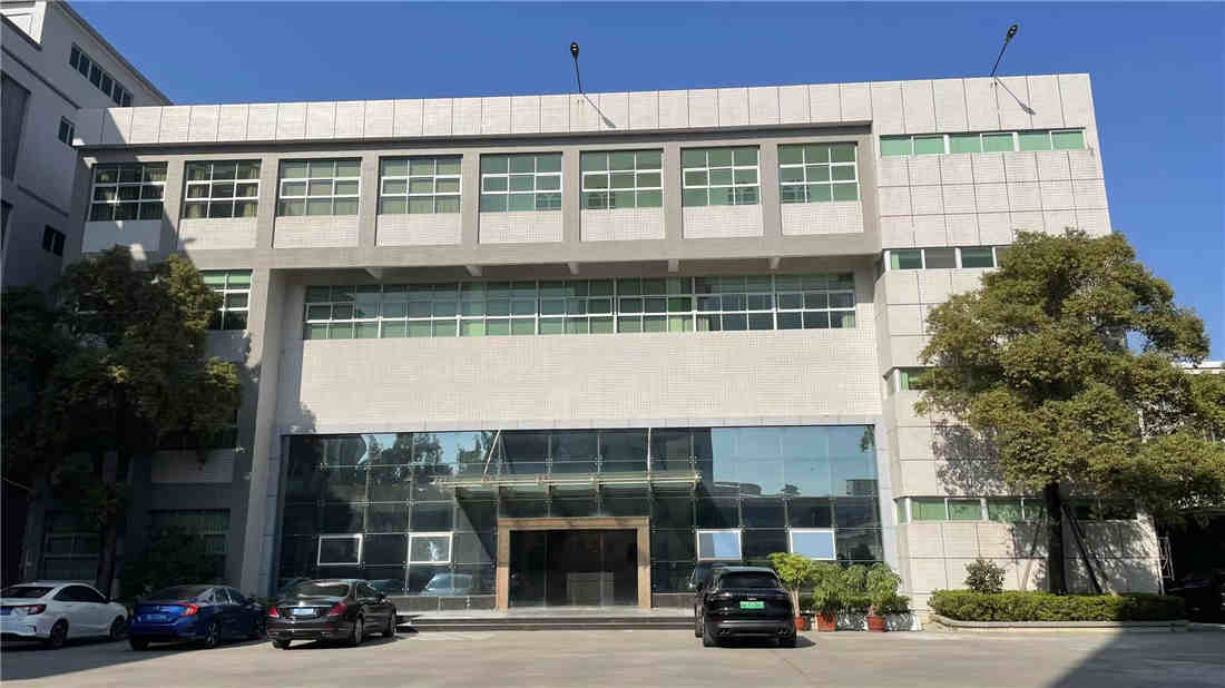 Chaozhou Chaoan Yazhi Polyresin Craft Factory factory image 3