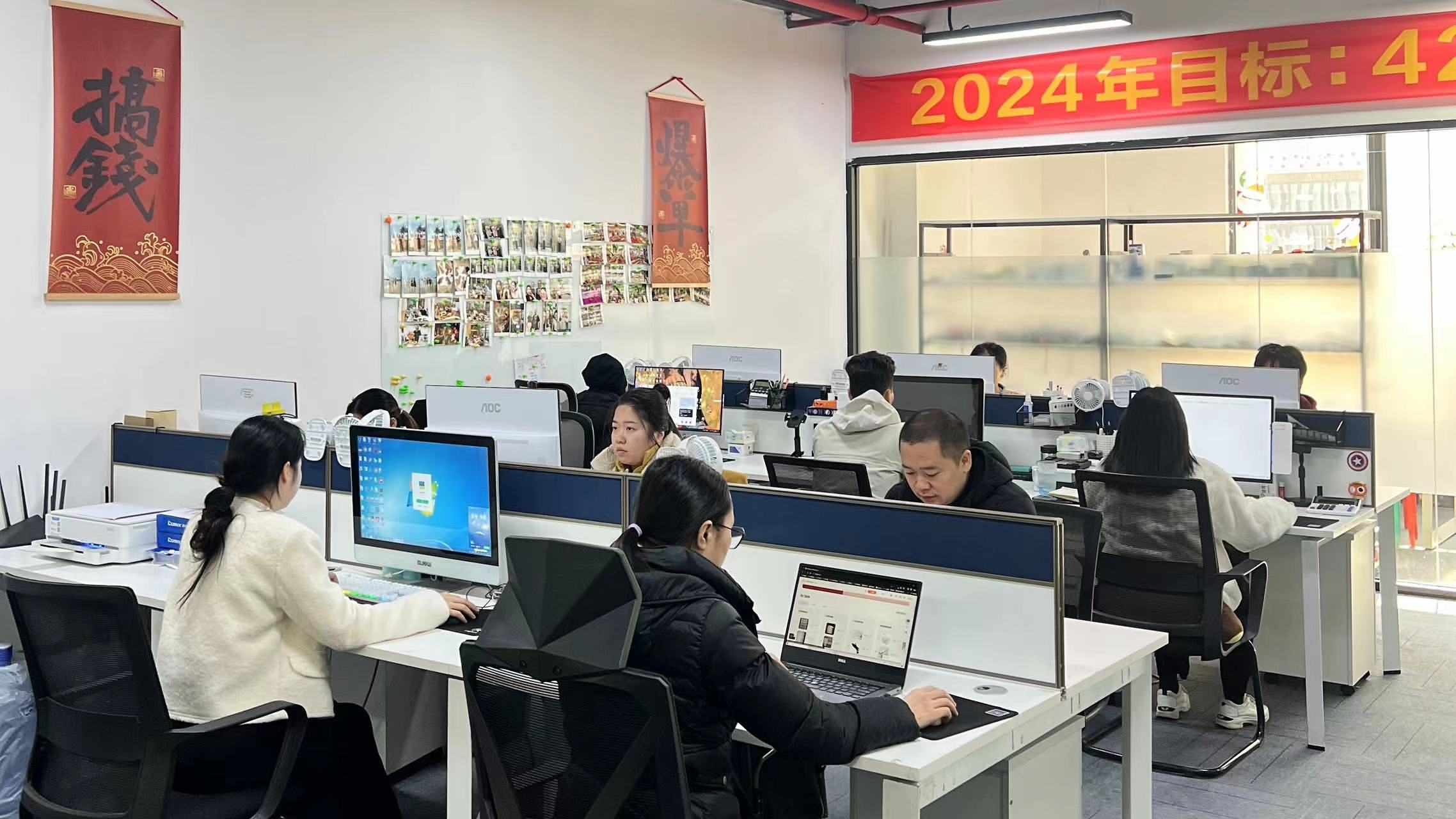 Shenzhen Huzi Electronics Co., Ltd. Wall Chargers