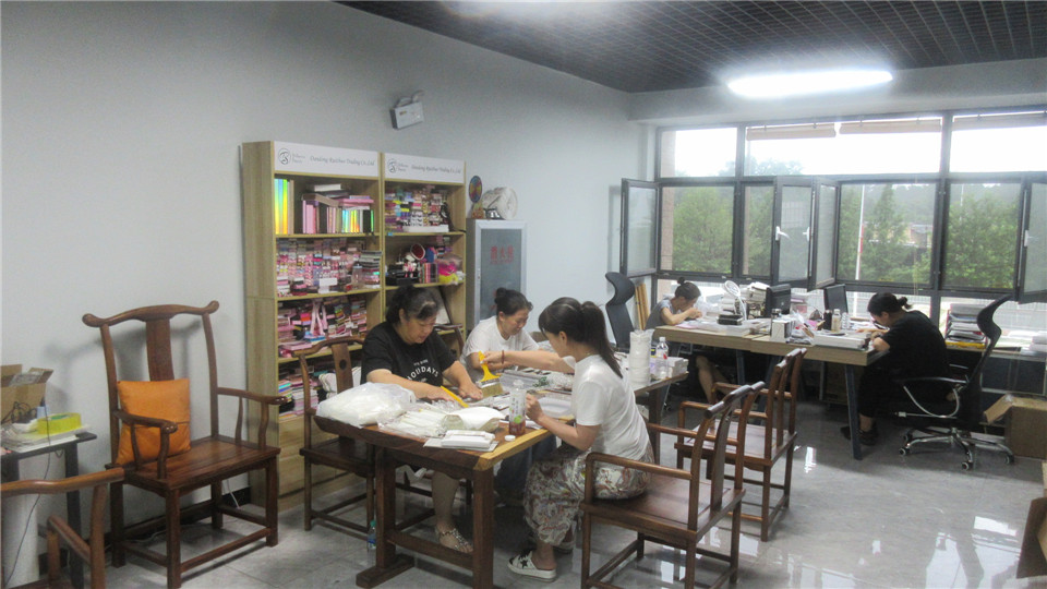 Dandong Ruizhuo Trading Co., Ltd. Faux Mink Lashes