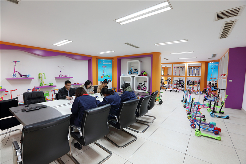 Yongkang Tangsheng Industry Co., Ltd. Skateboard