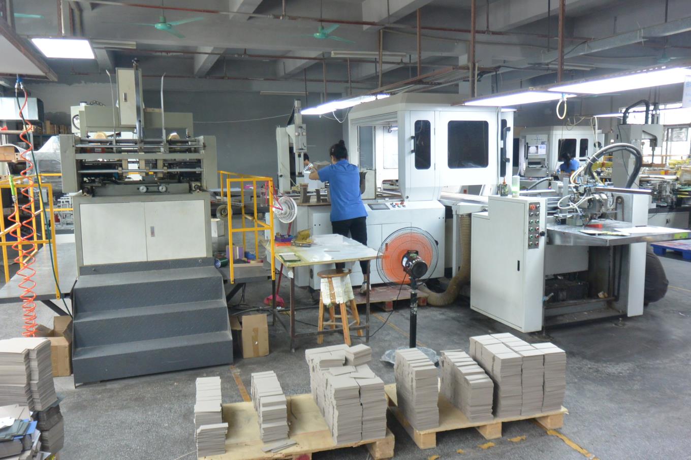 Dongguan Jinyang Paper Products Co., Ltd. paper bags