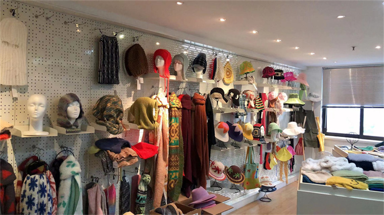 Hangzhou Senses Imp. & Exp. Co., Ltd. Poncho