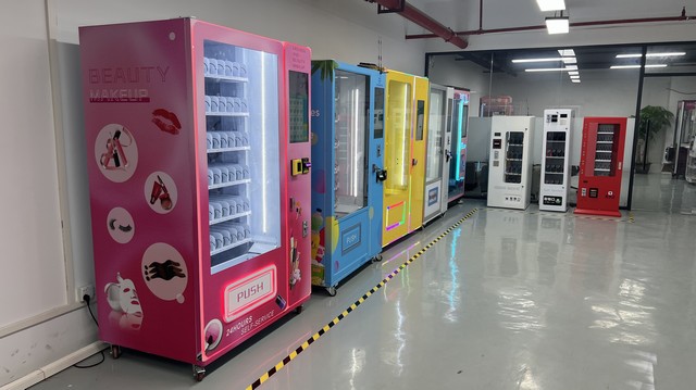 Guangzhou Zhongxin Smart Device Co., Ltd. Beauty Vending Machine