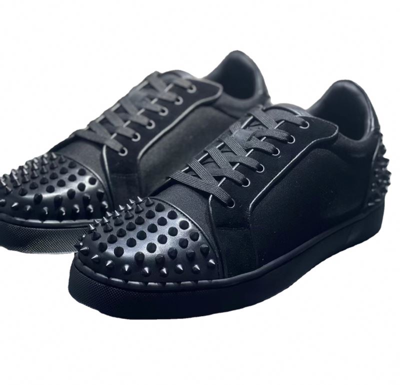 Quanzhou Fengze District Yisui Trade Firm New Fashion Brand Casual Shoes Light Luxury Red Bottom High Quality Riveted Lace-up Men's Board Shoes
