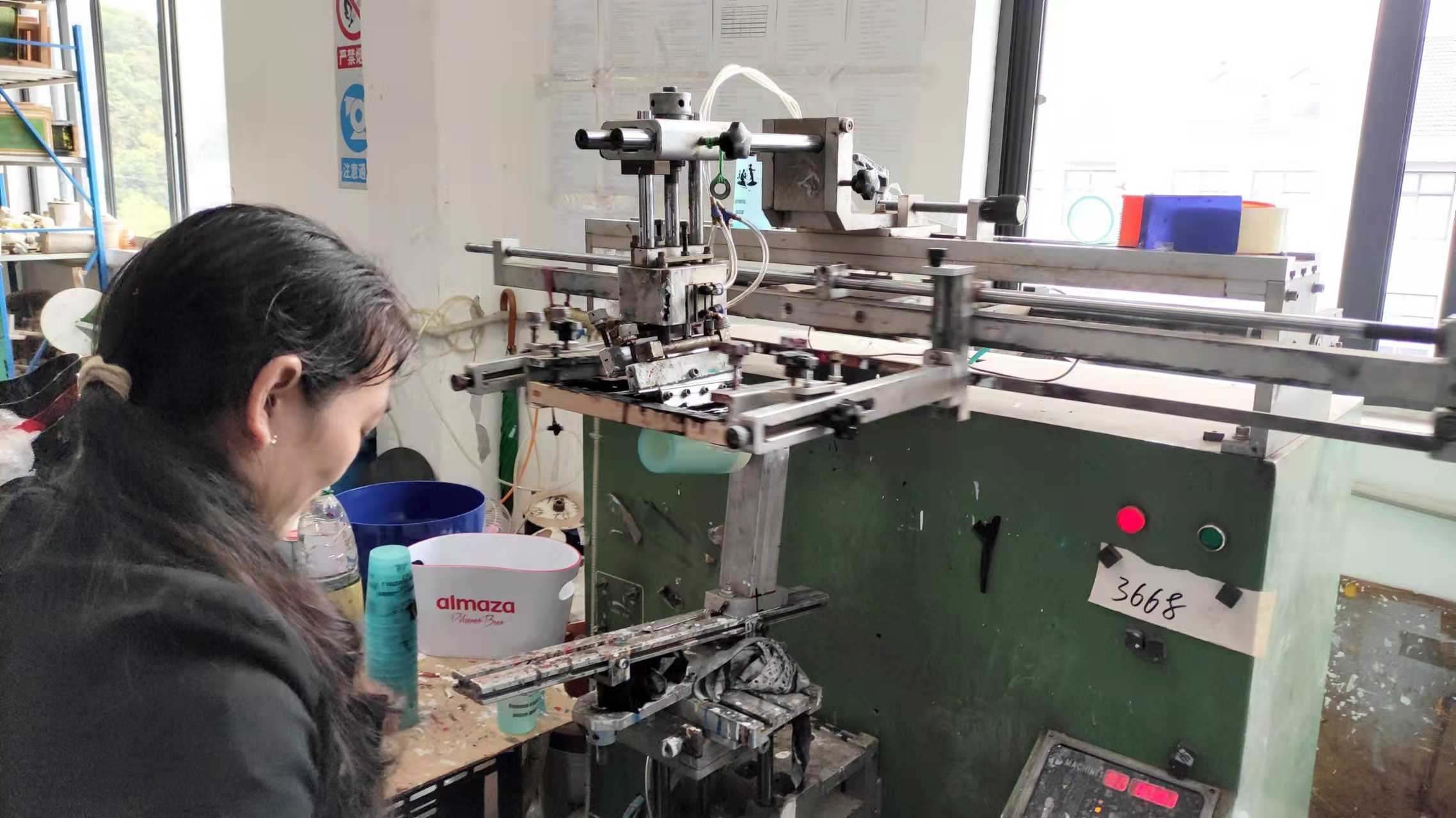 Ningbo Yisou Gift and Crafts Co., Ltd. Ice Bucket