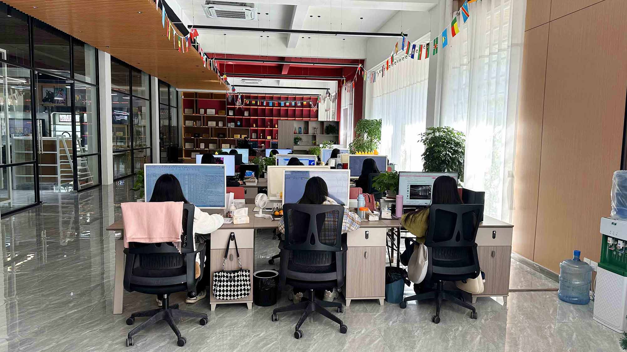 Guangzhou Guanzhu Showcase Co., Ltd. Display Showcase