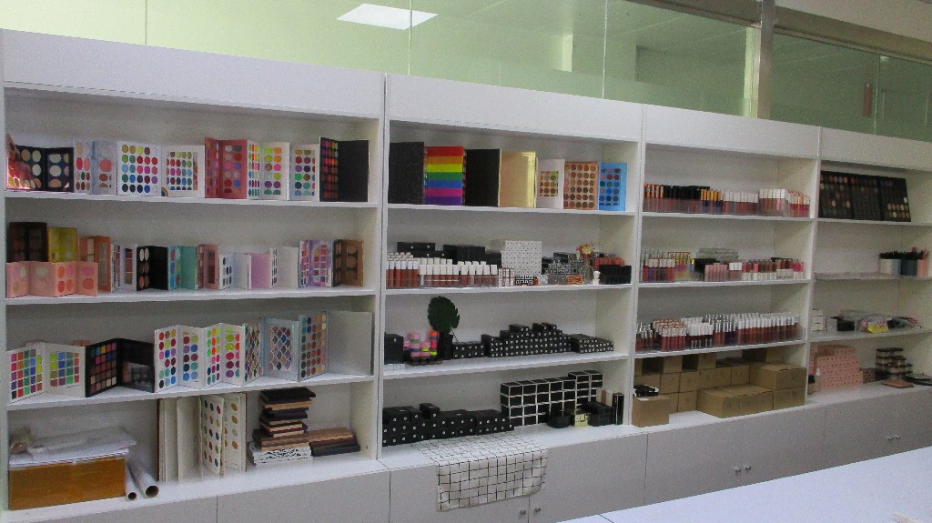 Shenzhen Makefay Cosmetics Co., Ltd. Eyeshadow Palette