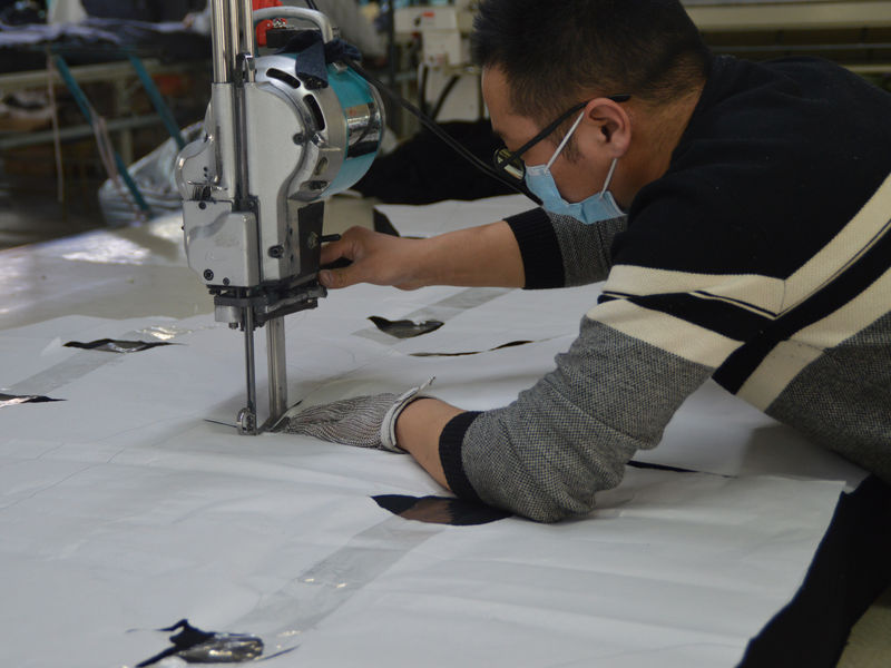 Baoding Tongli Garments Co.,Ltd factory image 3