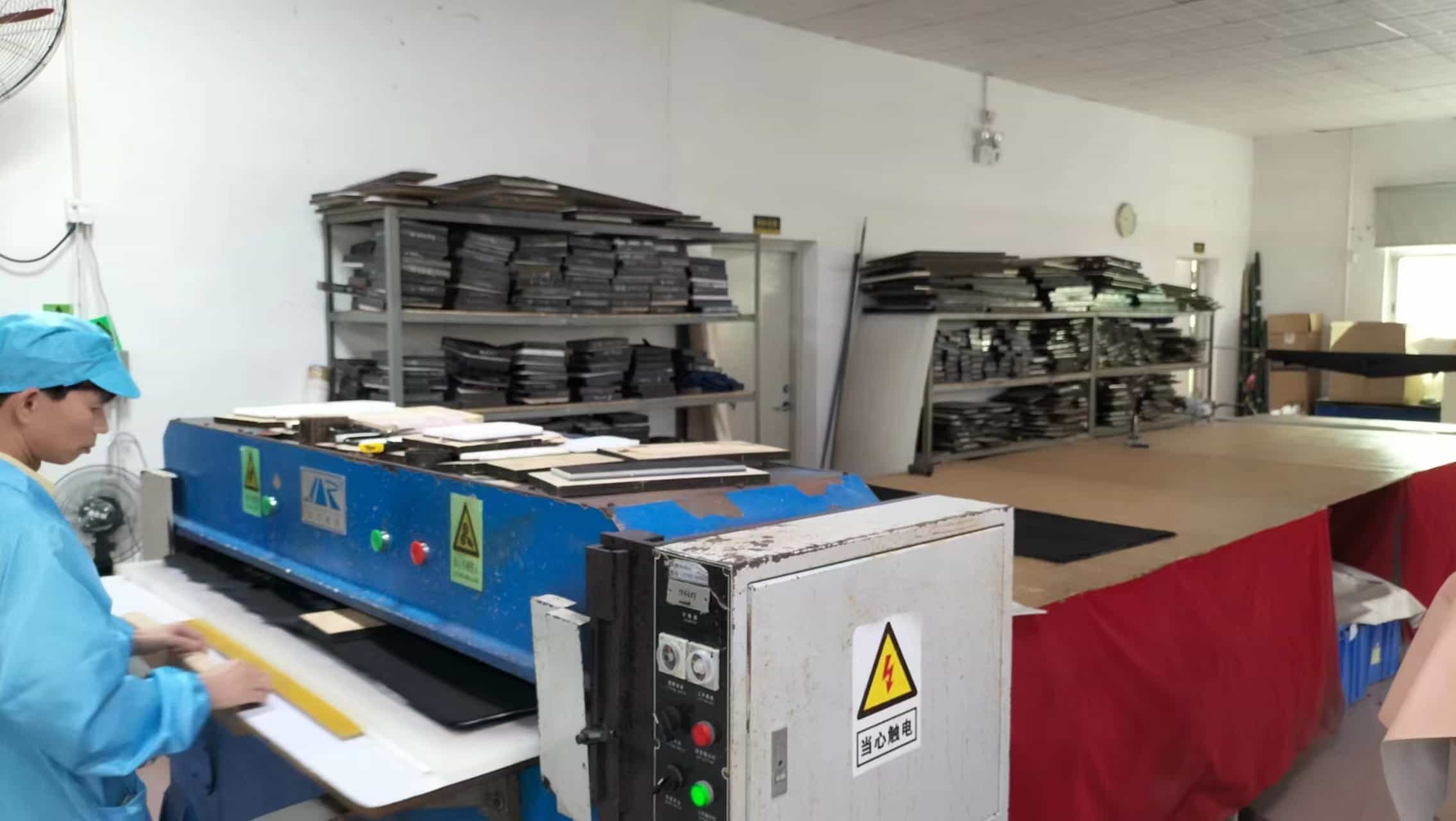 Shenzhen Xindesheng Technology Co., Ltd. Velvet Bag