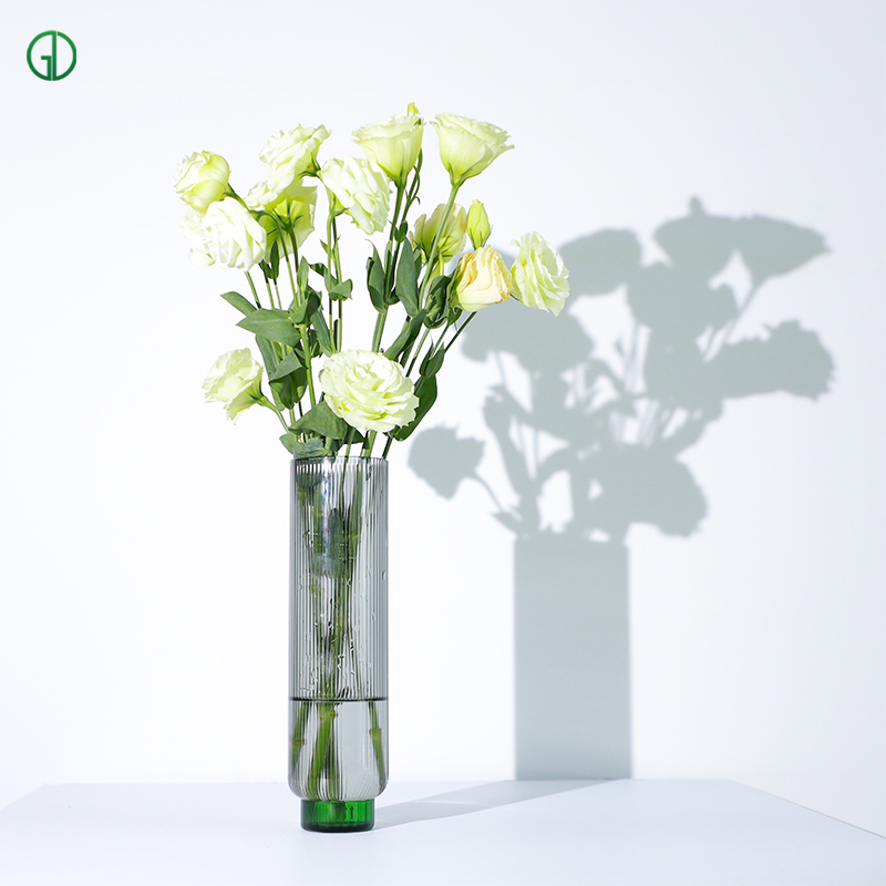Huailai Golden Glass Co., Ltd. Colorful Small Striped Glass Cylinder Vase Hand-Blown Colored Glass Vases For Home Decor Tabletop Flower Vase Wedding Decoration