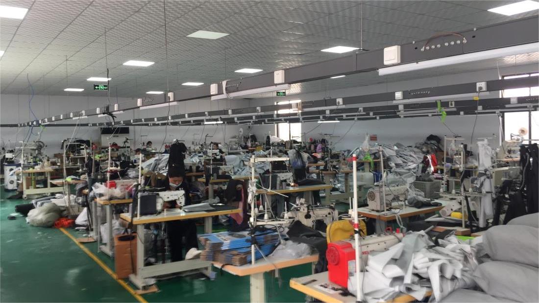 Jining Lingcheng Automobile Supplies Co., Ltd. Outdoor Waterproof Cover