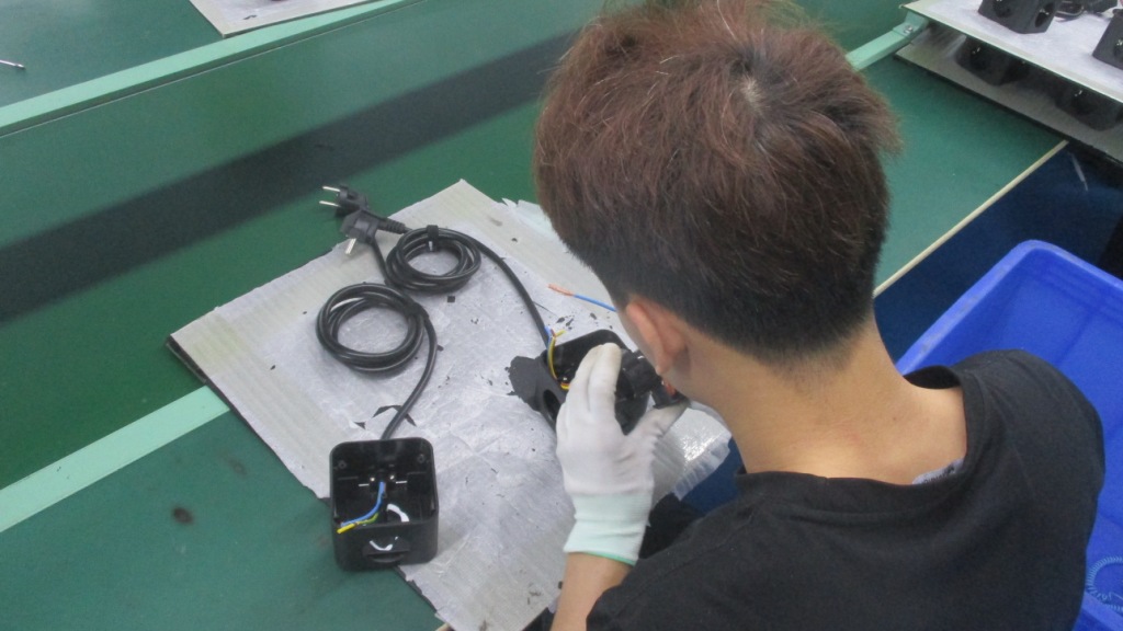 Zhongshan Vastfafa Intelligent Technology Co., Ltd. Surge Protector