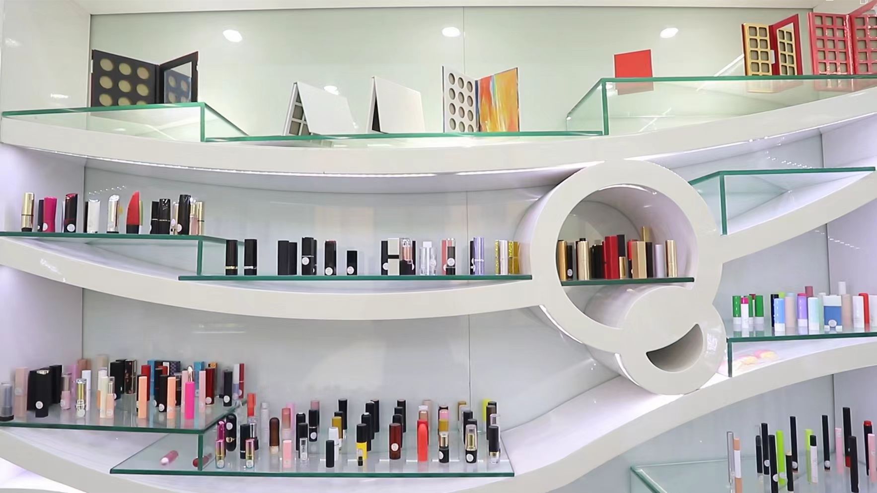 Guangzhou Cosfinity Cosmetics Co., Ltd. Lipstick Tube