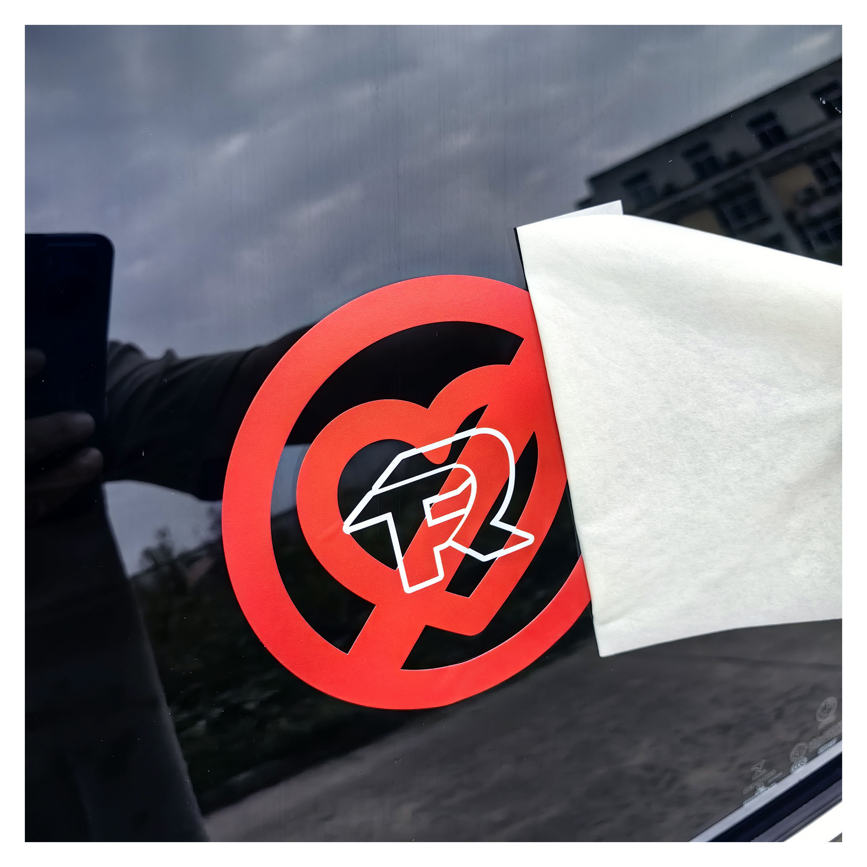 Low MOQ Custom Design UV Resist Waterproof Transfer Die Cut Vinyl Car Window Decals Removable Sports Car Stickers For Outdoor