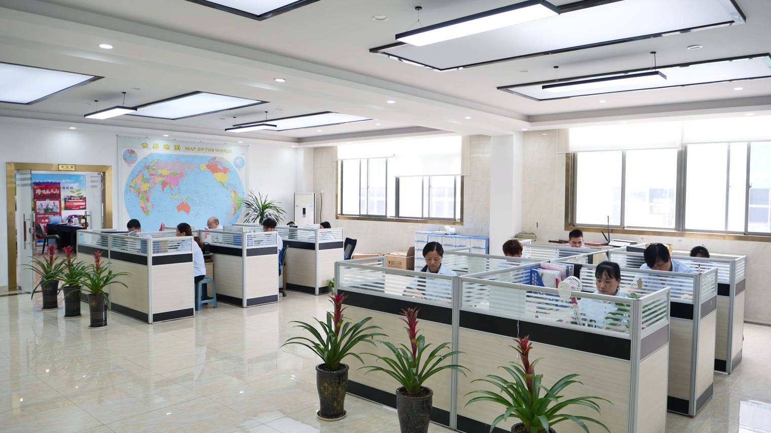 Shenzhen Qihai Technology Co., Ltd. Squeeze Bottles