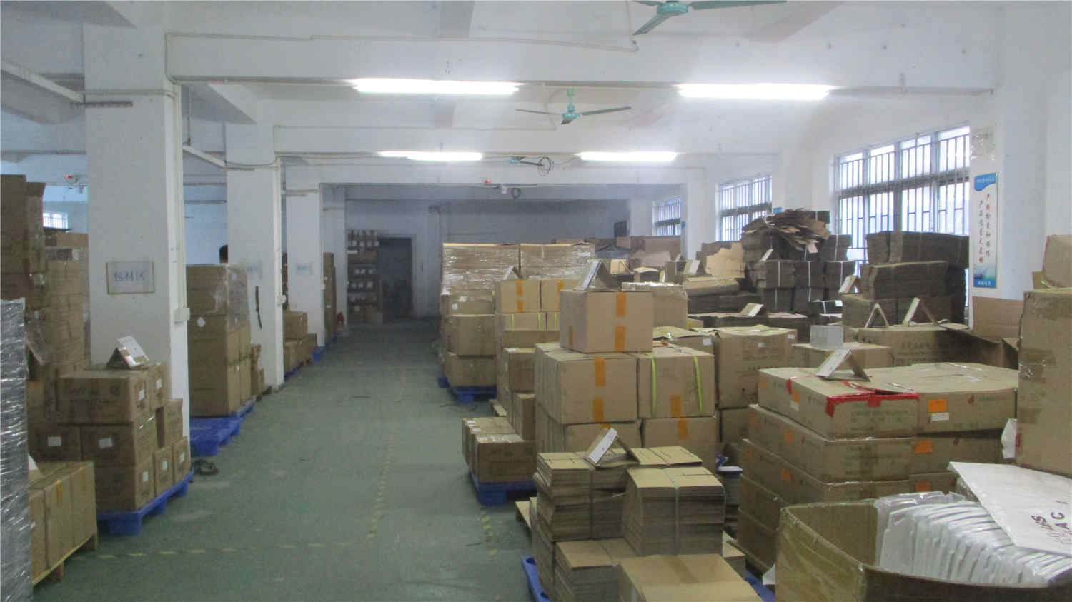 Dongguan Bada Health Technology Co., Ltd. Crystal Fan Lights