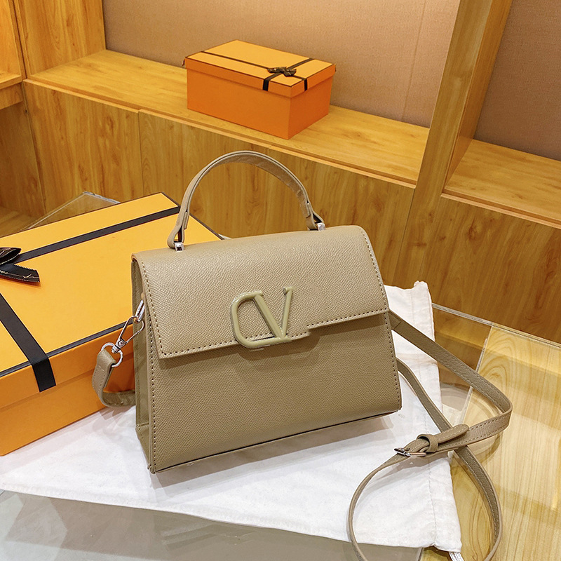 Shaanxi Geogi Maer Network Technology Co., Ltd. 2024 new autumn and winter shoulder bag senior vintage Rhombus small square bag shoulder handbag
